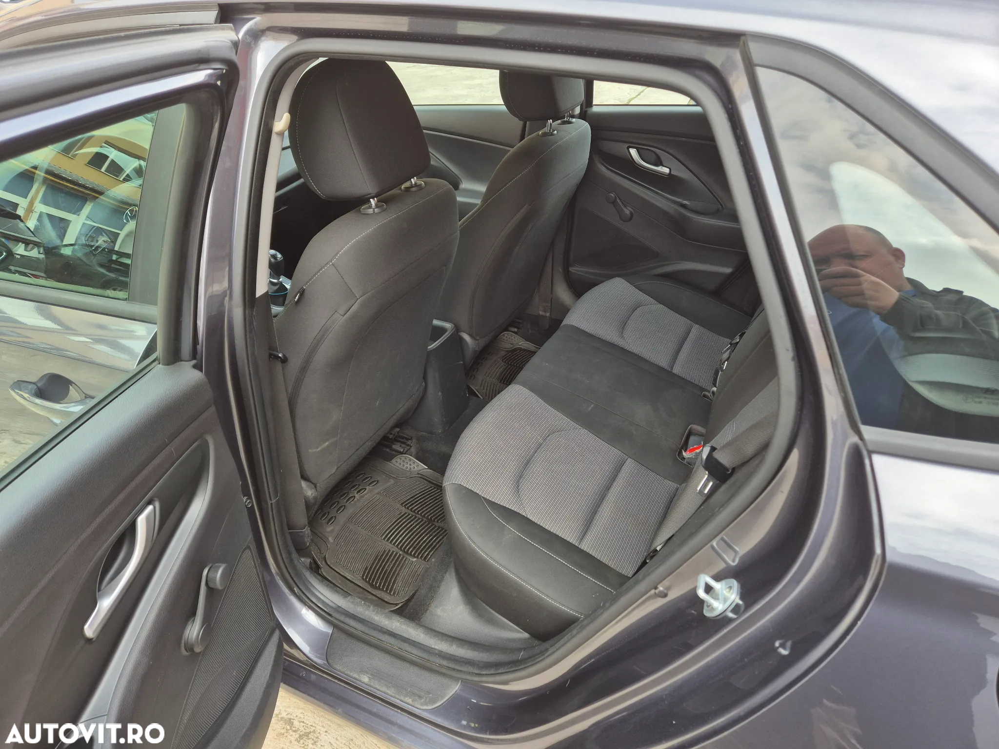 Hyundai i30 1.4 100CP 5DR M/T Classic - 5