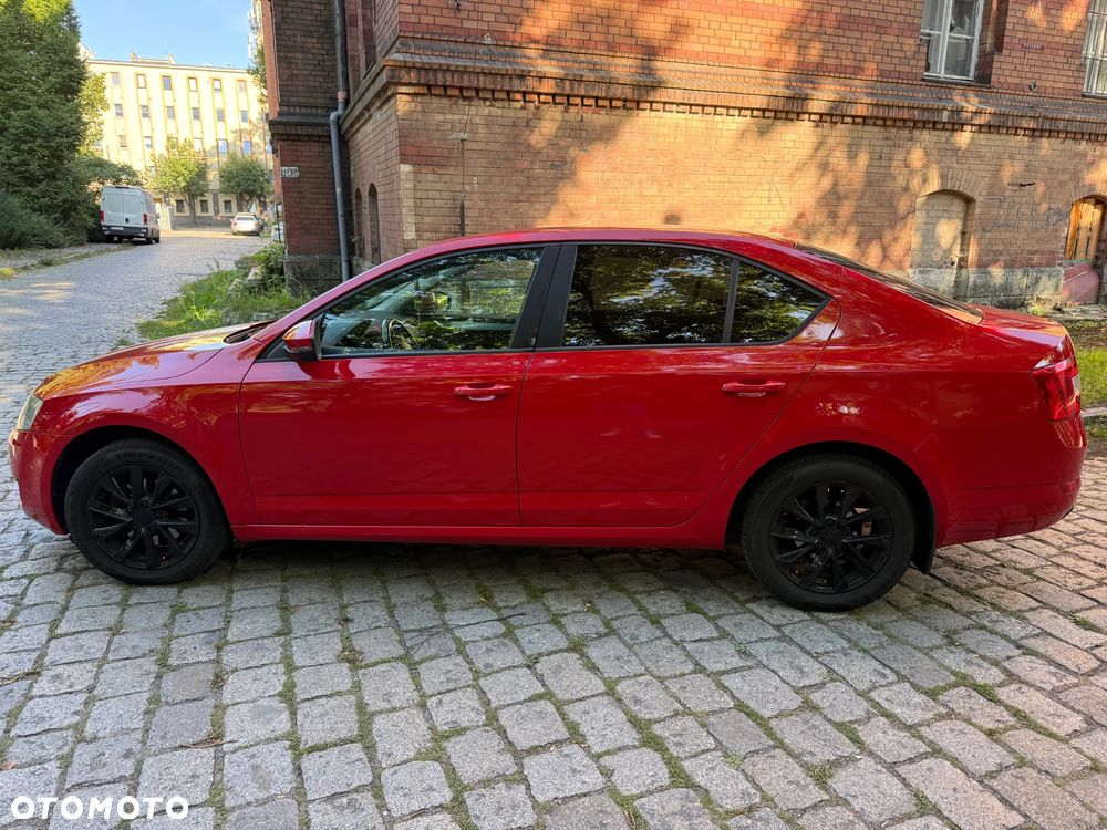 Skoda Octavia 1.6 TDI DPF Ambition - 4