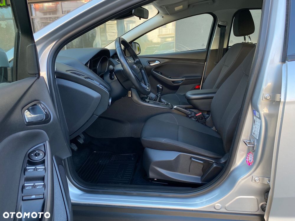 Ford Focus 1.6 Trend - 24