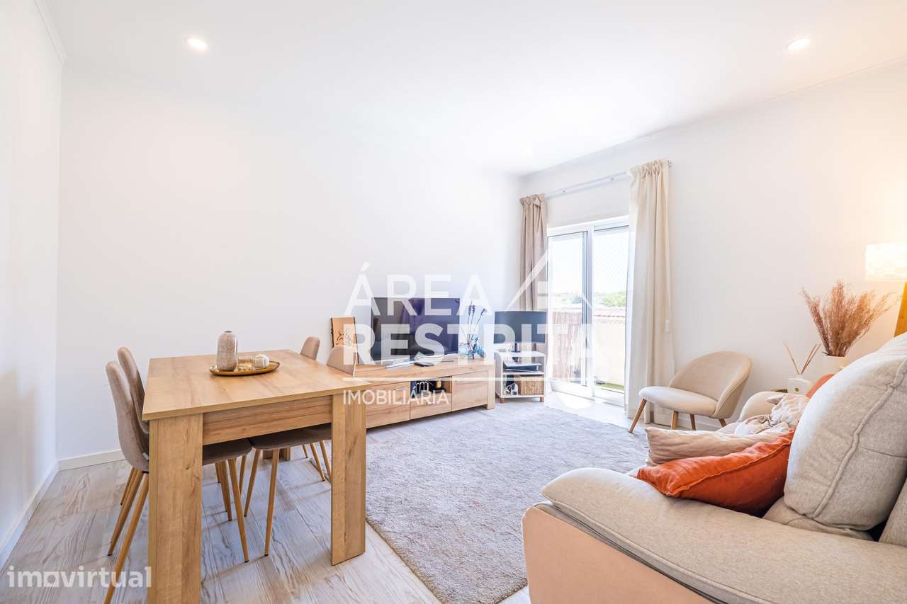 Apartamento T2 totalmente remodelado, num 1 andar em Alhos Vedros - Grande imagem: 3/39