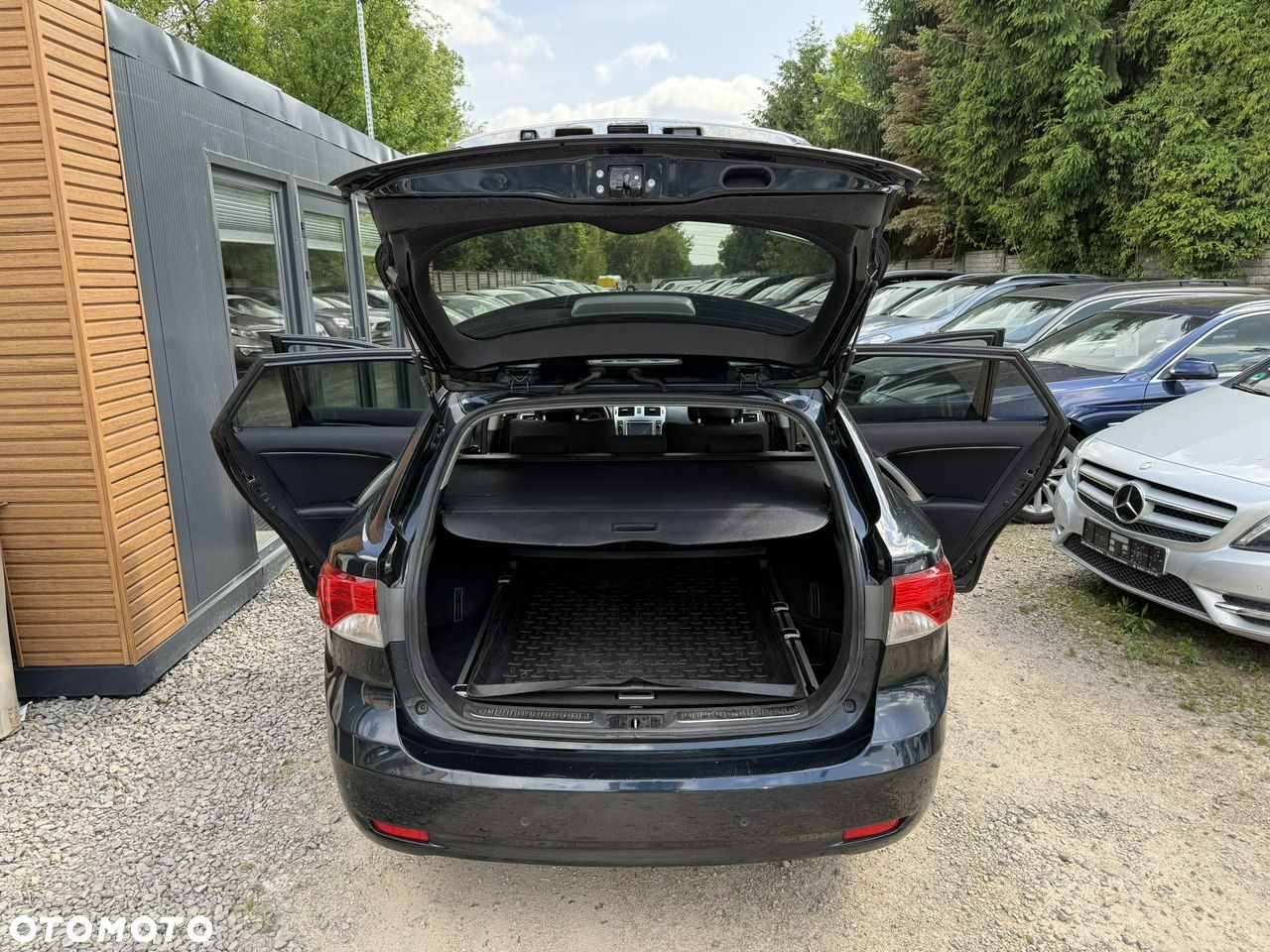 Toyota Avensis - 23