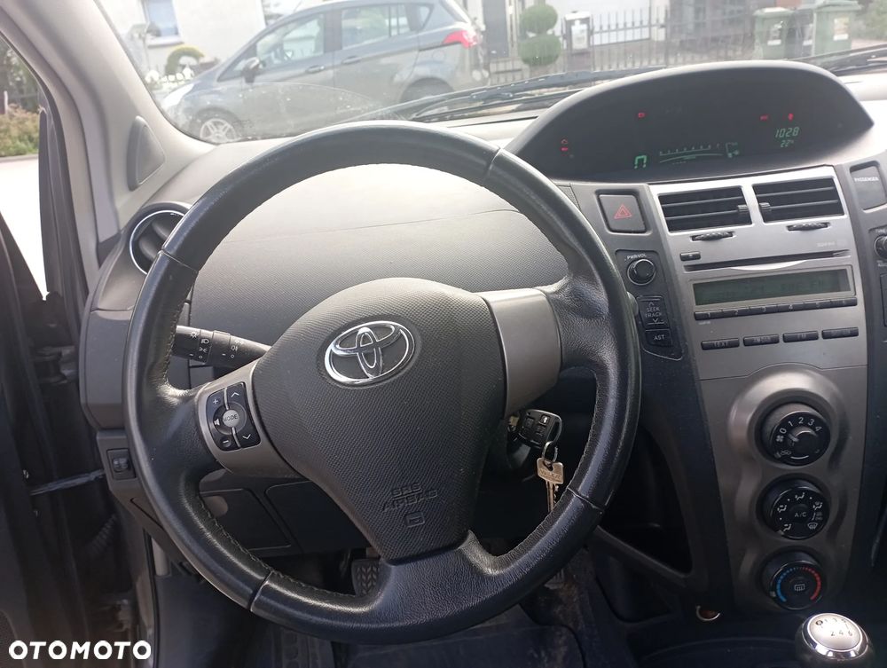 Toyota Yaris 1.33 Luna - 9