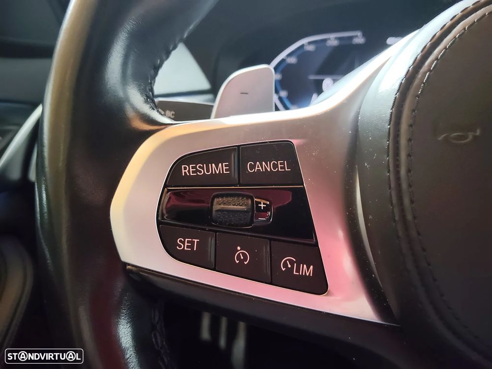 BMW 530 e Pack Desportivo M - 24