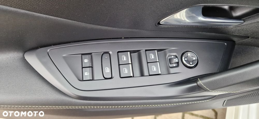 Peugeot 308 1.2 PureTech GPF GT Pack S&S EAT8 - 17