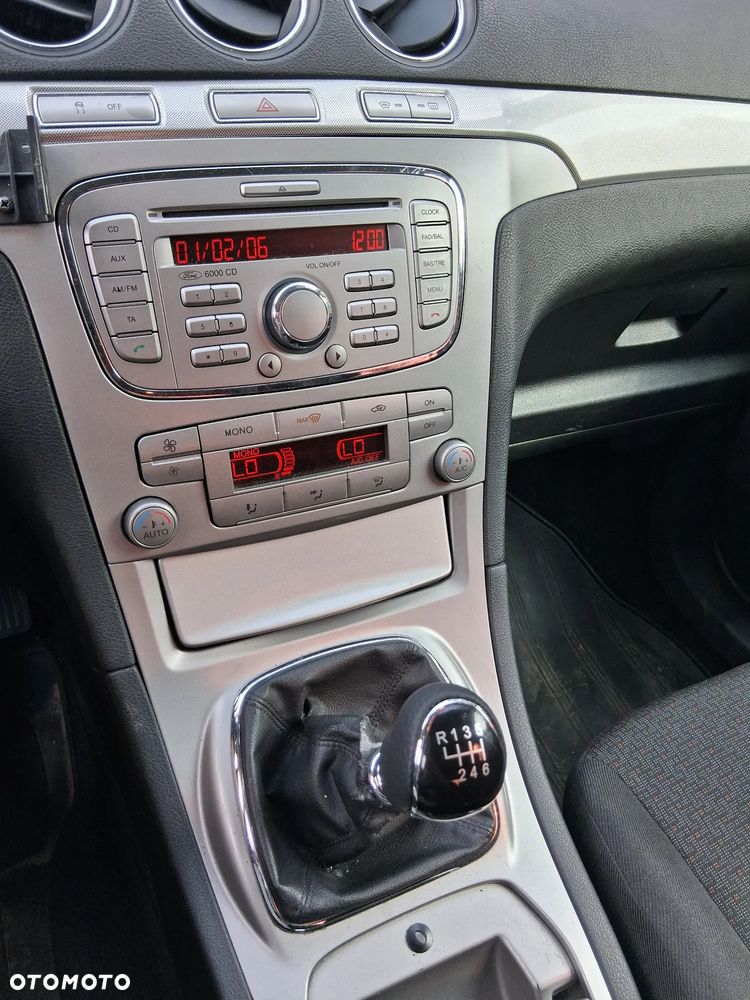 Ford Galaxy 2.0 TDCi Ambiente - 11