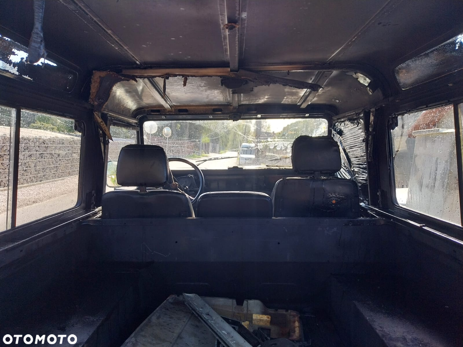 Land Rover Defender - 23