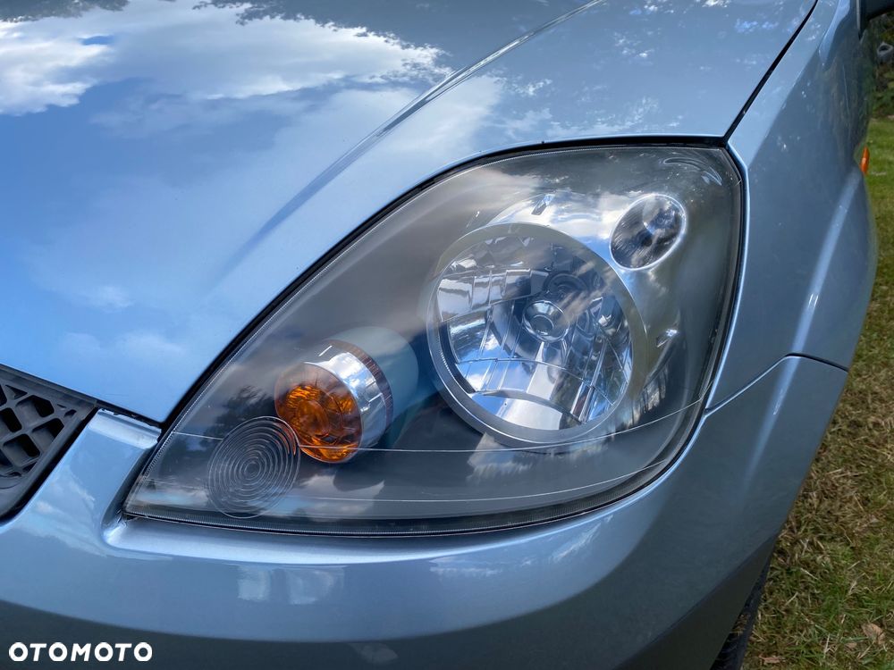 Ford Fiesta 1.3 Ambiente - 12
