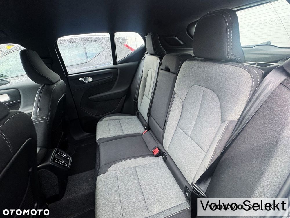 Volvo XC 40 - 25