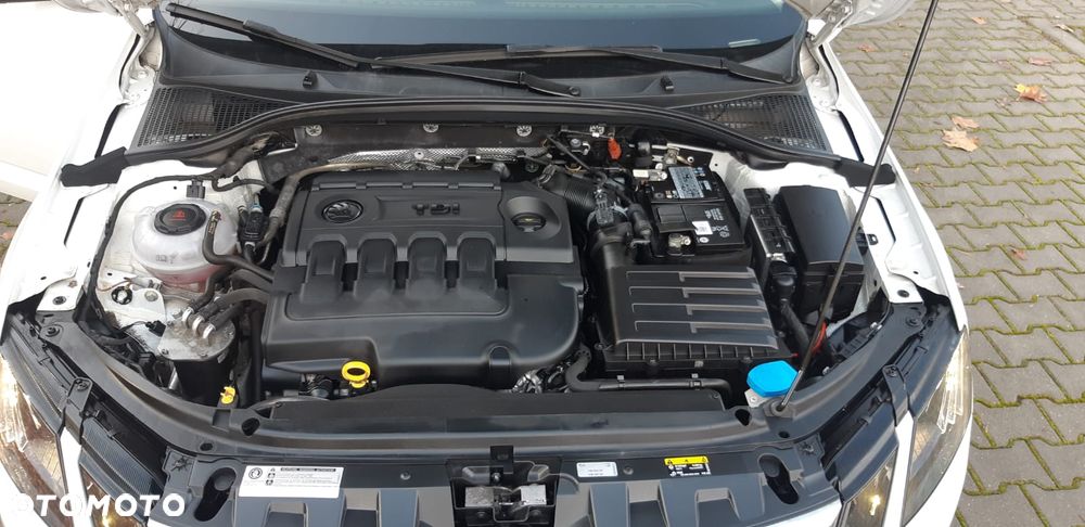 Skoda Octavia 1.6 TDI DSG Clever - 28