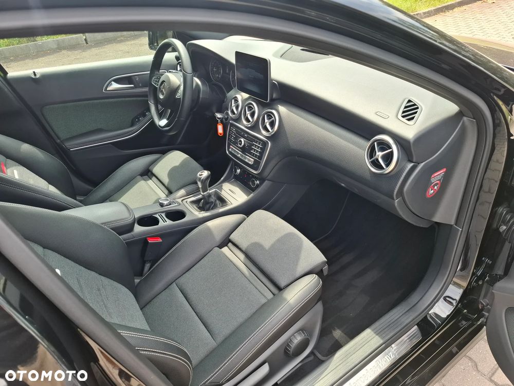 Mercedes-Benz Klasa A 180 Peak Edition - 27