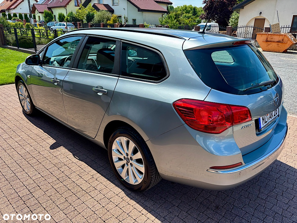 Opel Astra IV 1.4 T Cosmo - 20