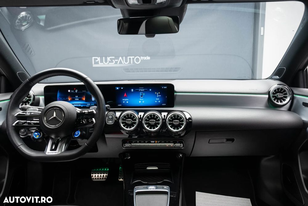 Mercedes-Benz A 35 AMG Sedan 4Matic MHEV 8G-DCT - 33