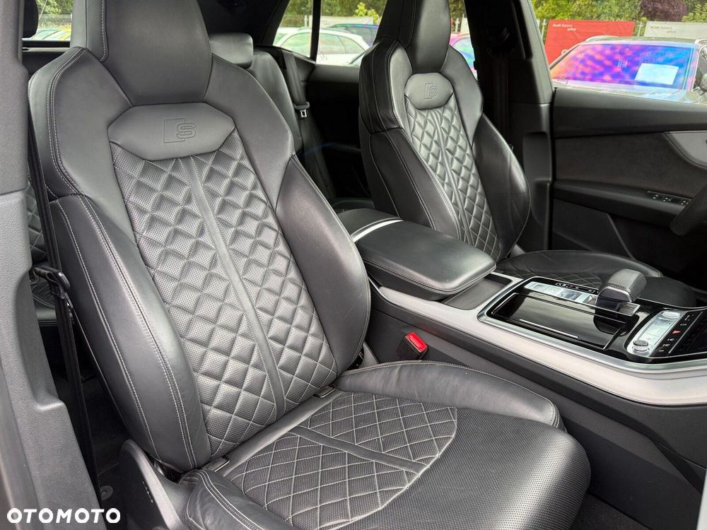 Audi Q8 - 31