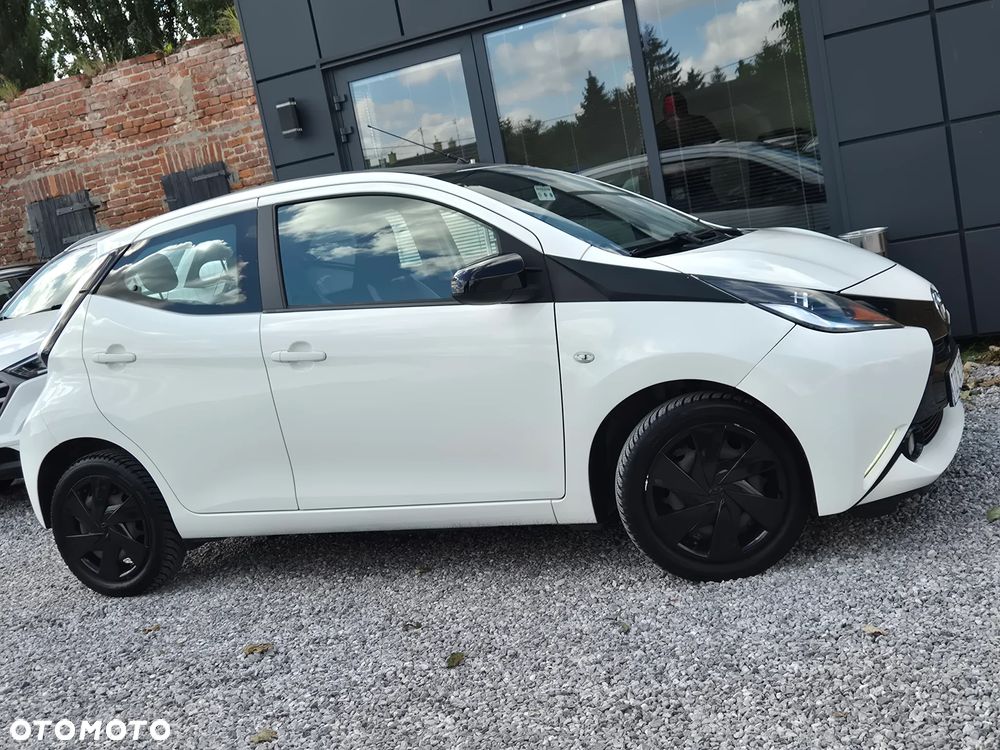 Toyota Aygo x-play Eco - 17