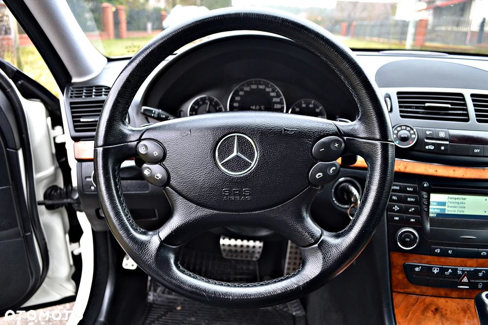 Mercedes-Benz Klasa E 200 Kompressor Automatik Elegance - 36