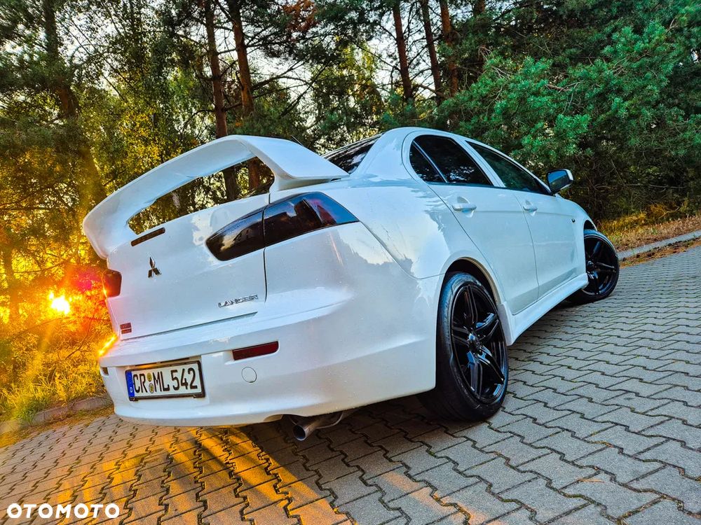 Mitsubishi Lancer 1.6 Invite - 1