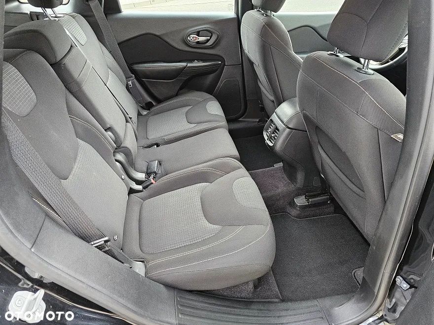 Jeep Cherokee 2.0 MJD 4x2 Longitude EU6 - 16