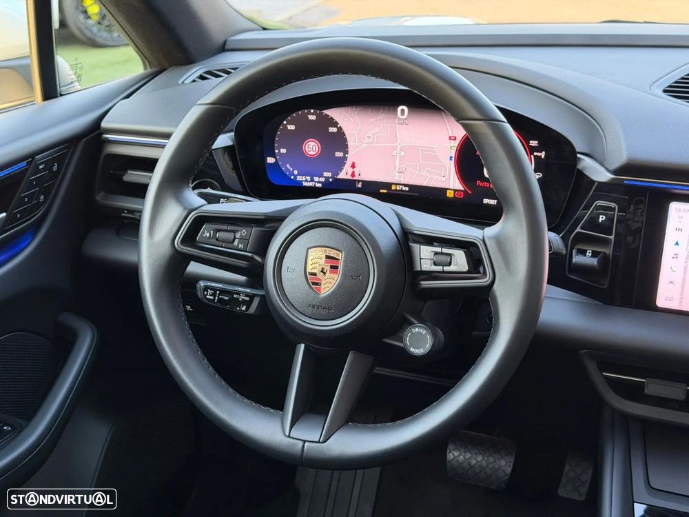Porsche Macan Electric 4 - 36