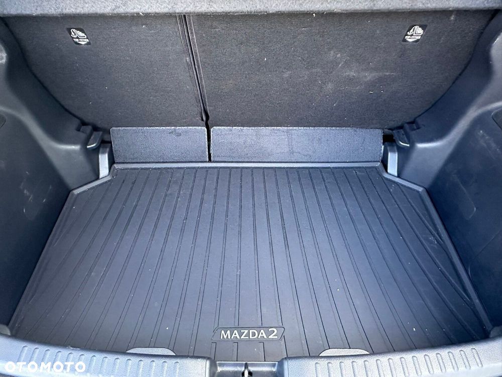 Mazda 2 - 10