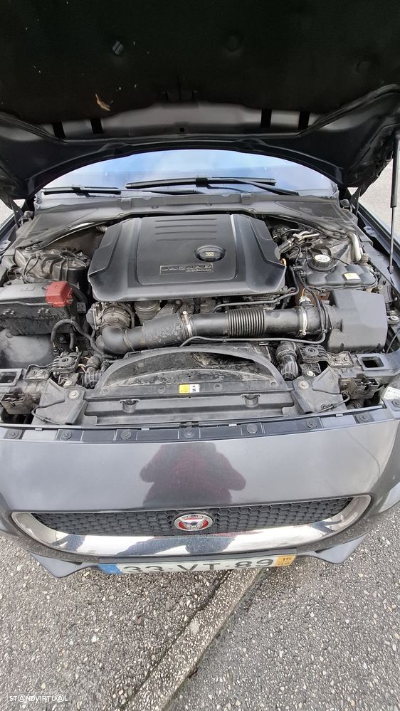 Jaguar XE E-Performance Prestige - 16