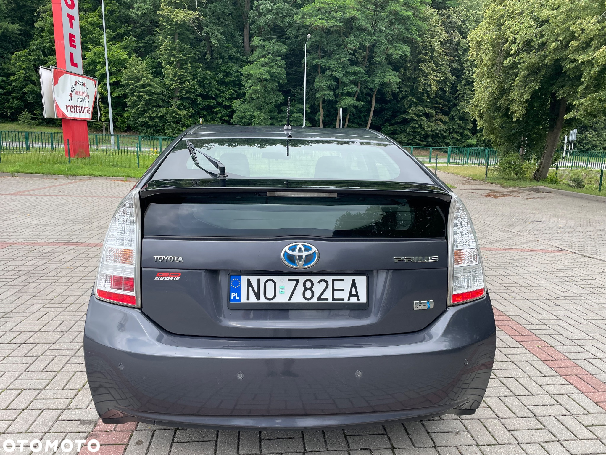 Toyota Prius (Hybrid) Comfort - 8