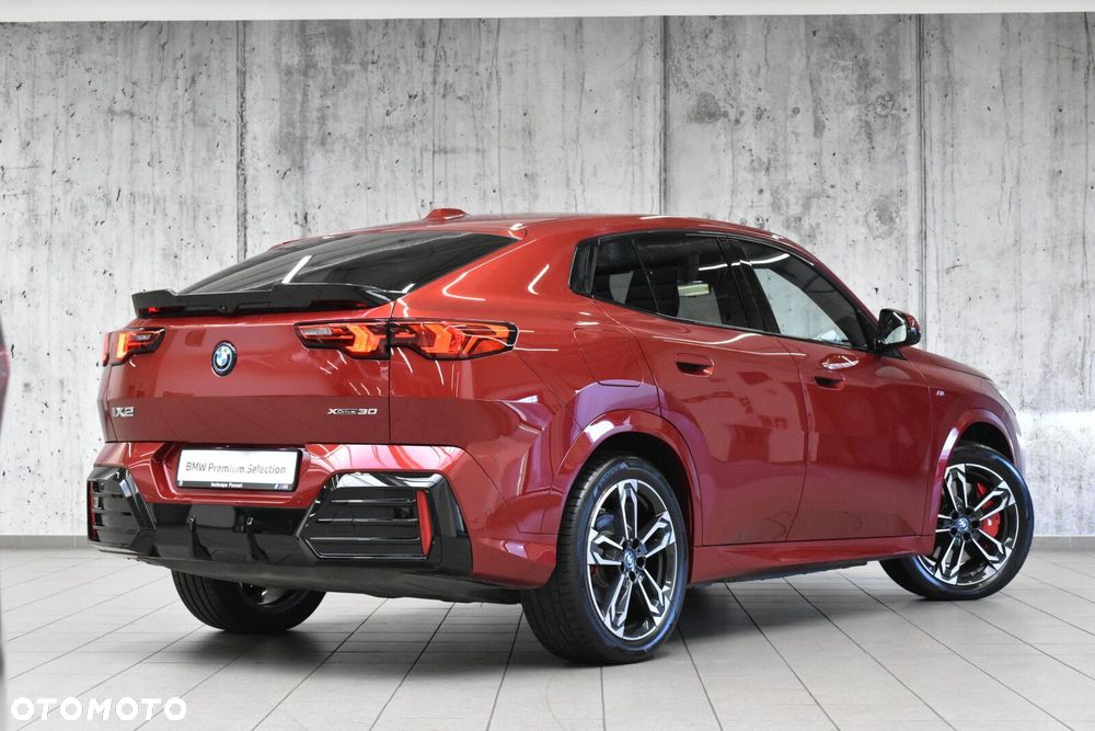 BMW iX2 xDrive30 66.5kWh M Sport - 3