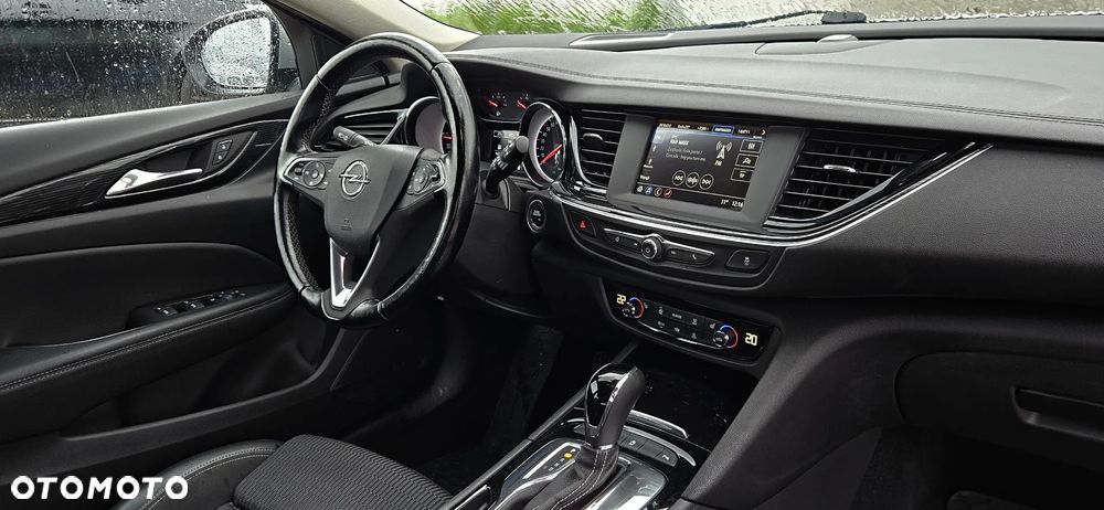 Opel Insignia - 11
