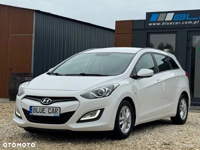 Hyundai i30 i30cw 1.6 CRDi Fifa World Cup Edition - 2