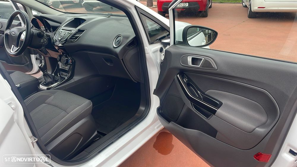 Ford Fiesta 1.0 EcoBoost S&S TITANIUM - 23