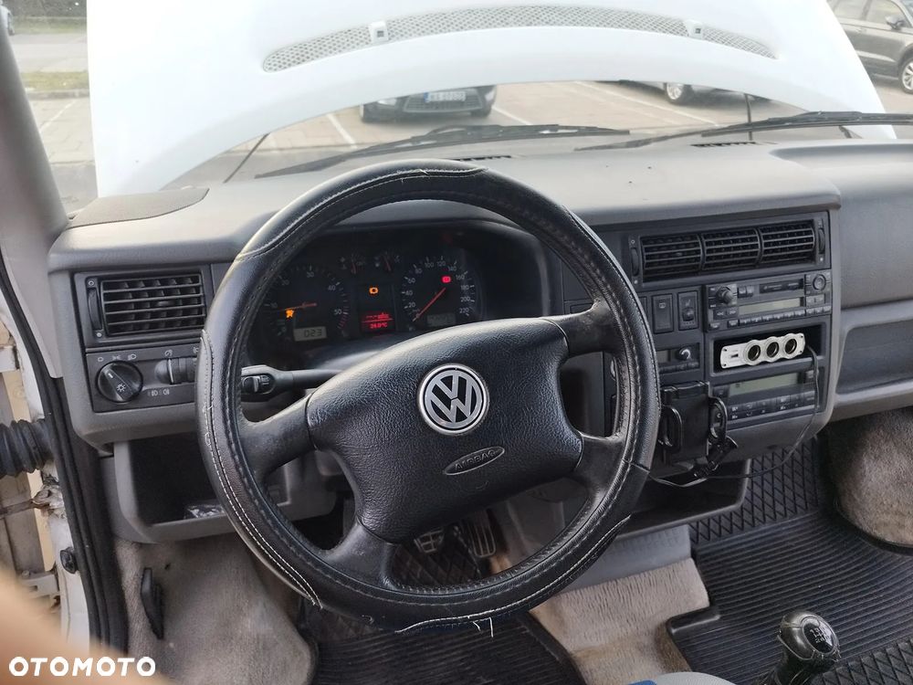 Volkswagen Transporter - 3