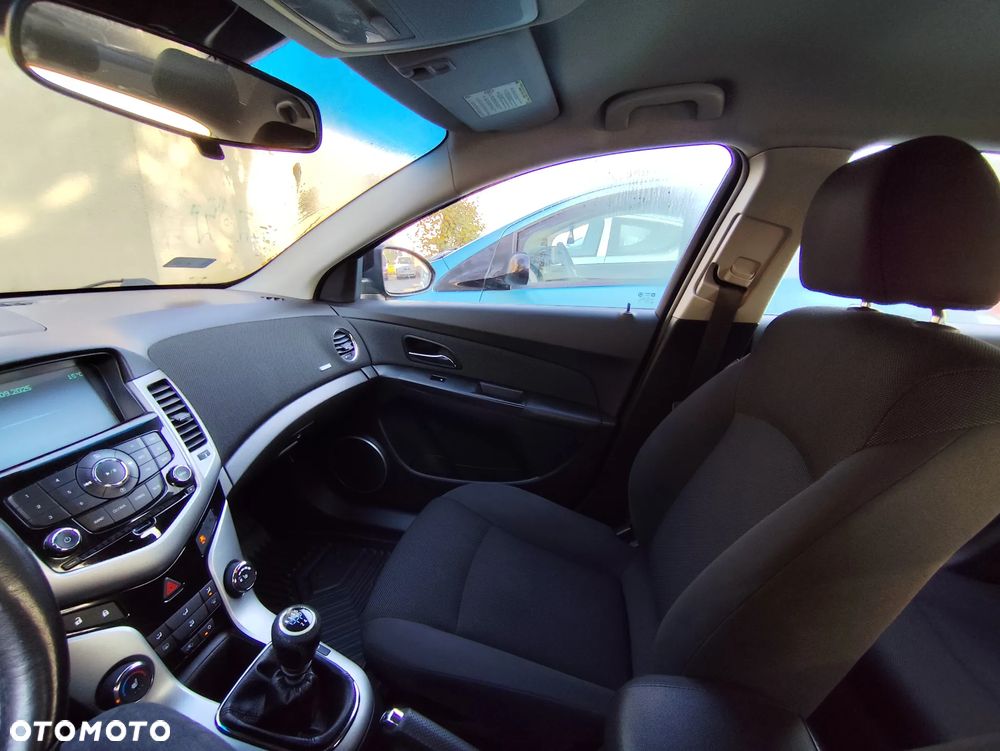 Chevrolet Cruze 1.8 LT - 8