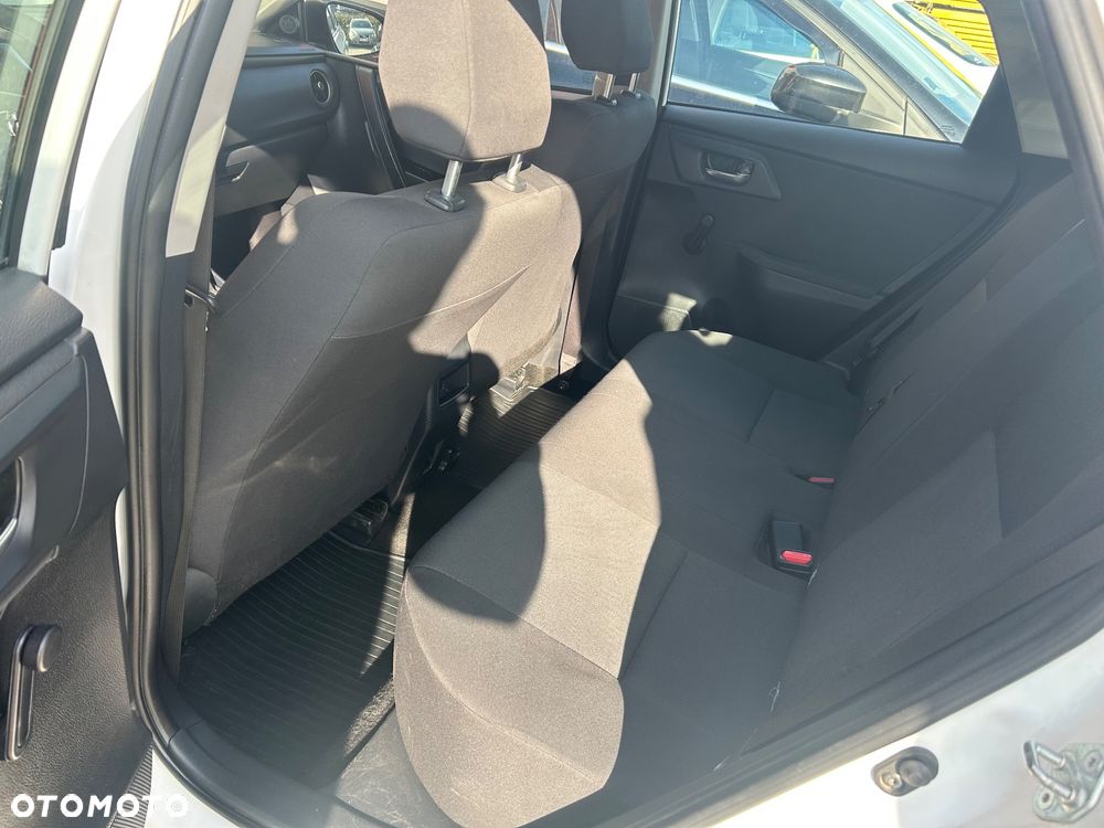 Toyota Auris 1.4 D-4D Active - 10