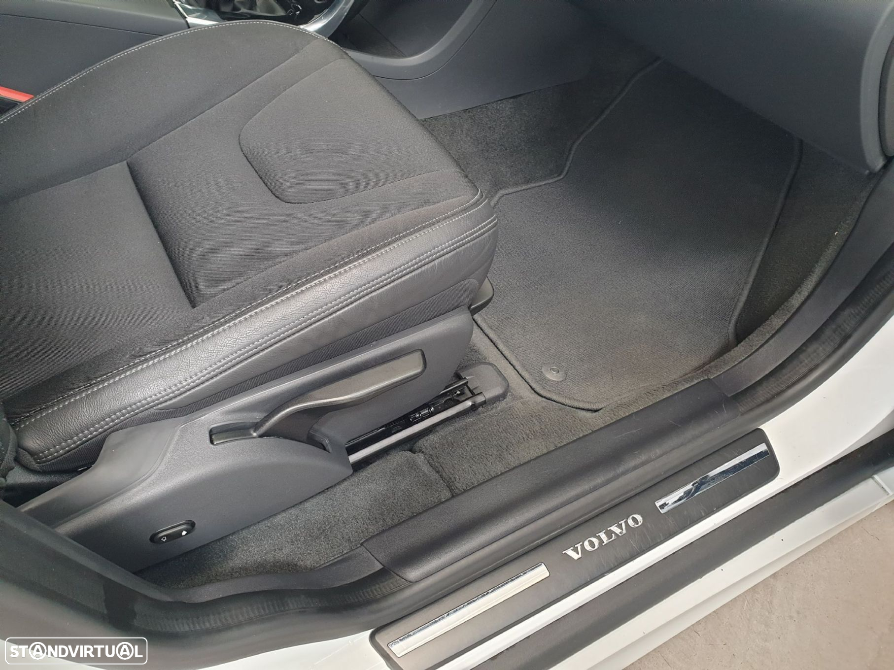 Volvo XC 60 2.0 D3 Dynamic Edition - 24