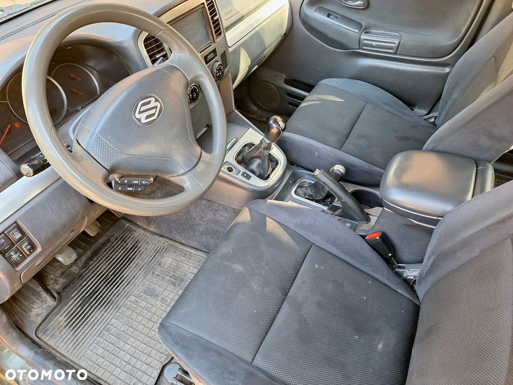 Suzuki Grand Vitara 2.0 - 6