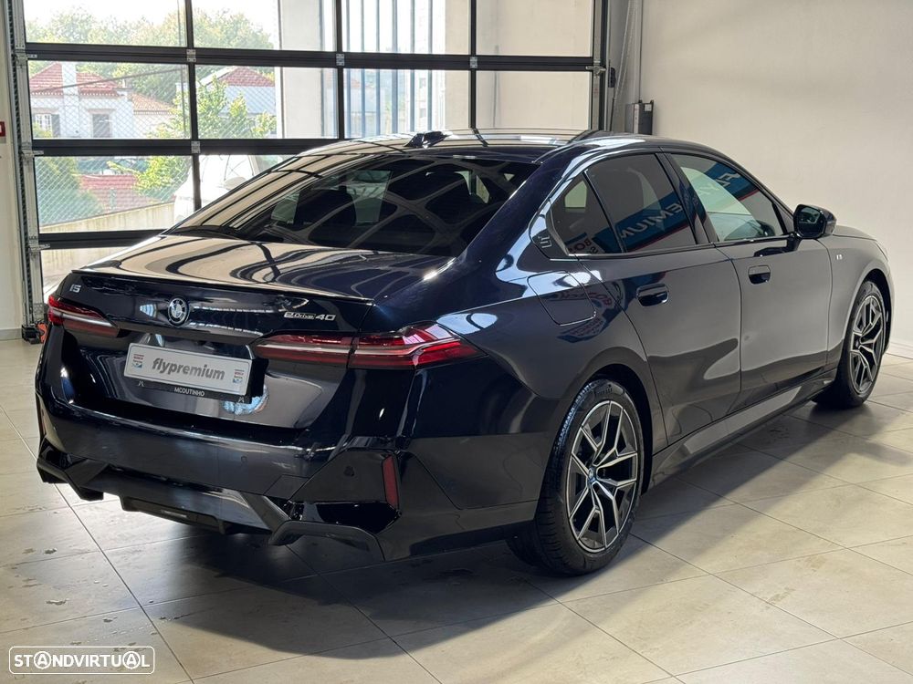 BMW i5 eDrive40 Edição Desportiva M - 9
