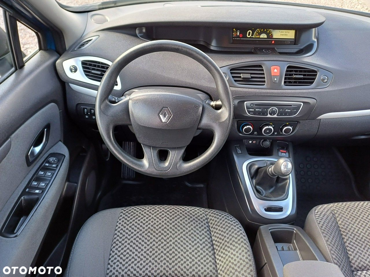 Renault Scenic 1.6 16V 110 Expression - 8