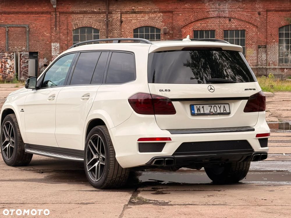 Mercedes-Benz GL 63 AMG - 25