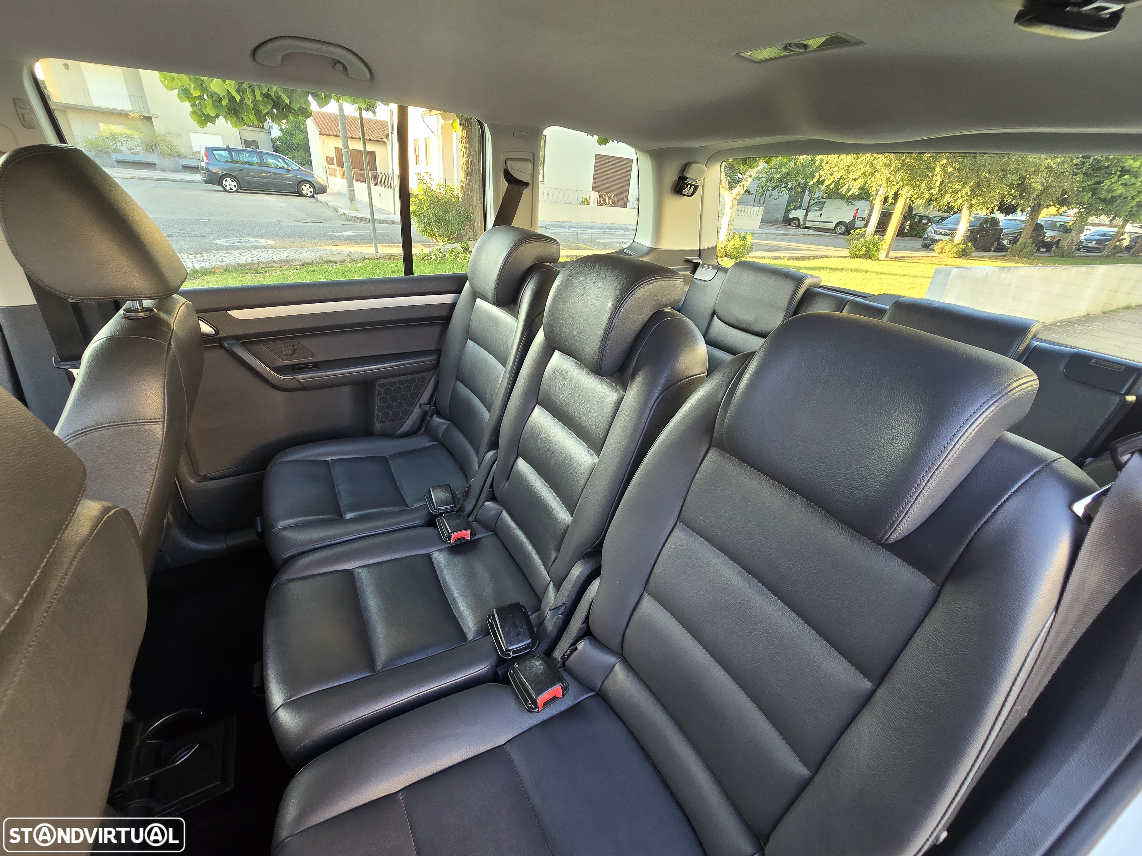 VW Touran 1.6 TDI Blue.Confortline 7L - 8