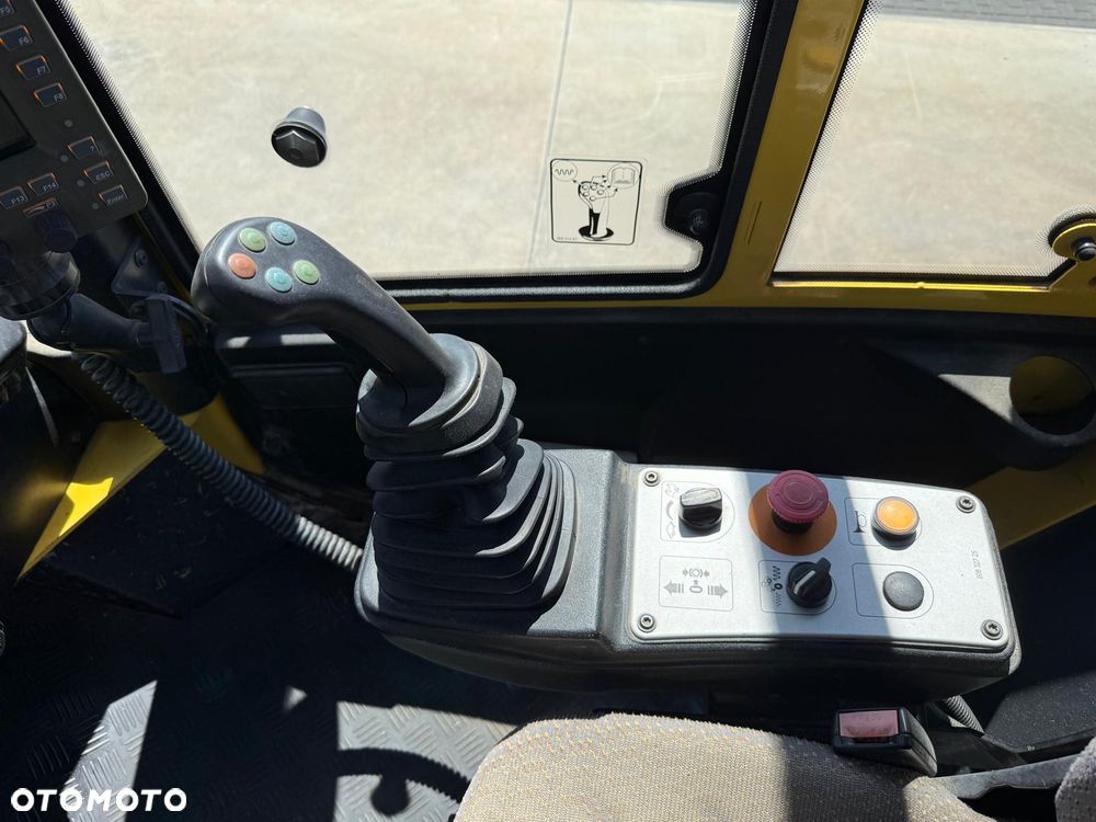 Bomag BW 213 DH-4 - 16
