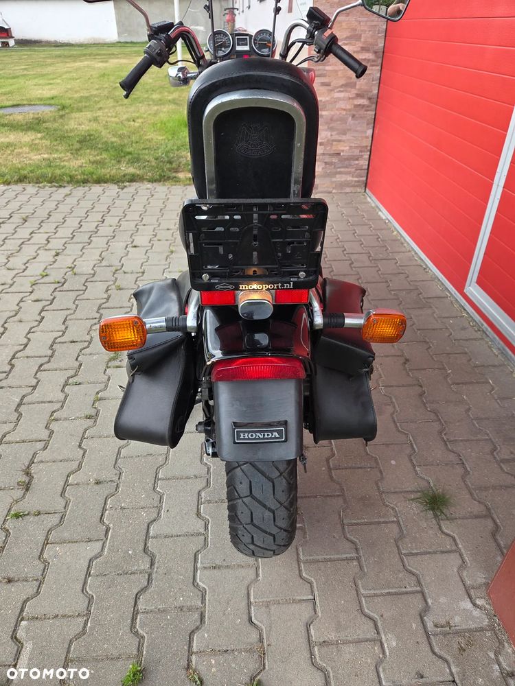 Honda VF - 16