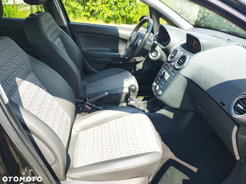 Opel Corsa 1.4 16V Cosmo - 26