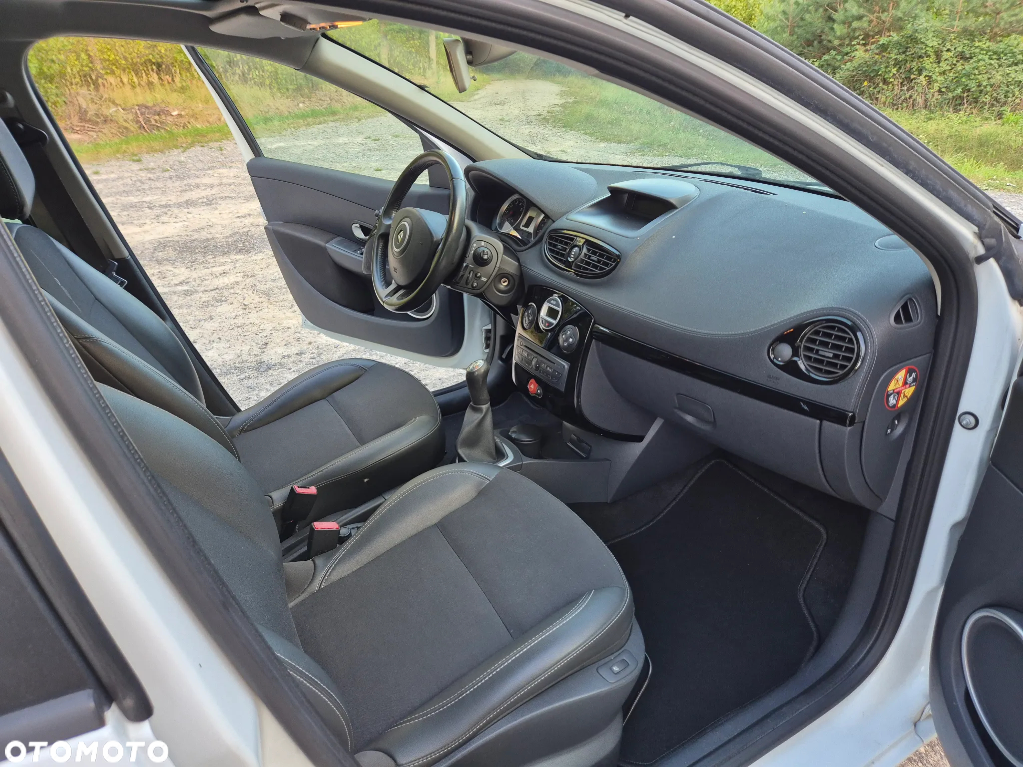 Renault Clio TCe 100 Grandtour nightDay - 13