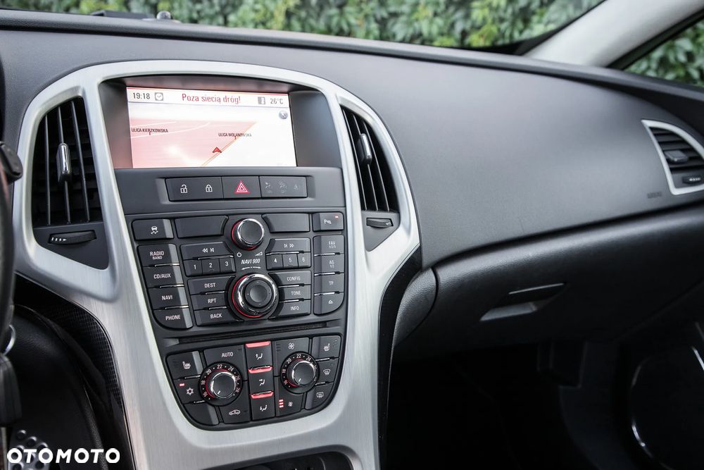 Opel Astra 1.6 Turbo Cosmo - 21