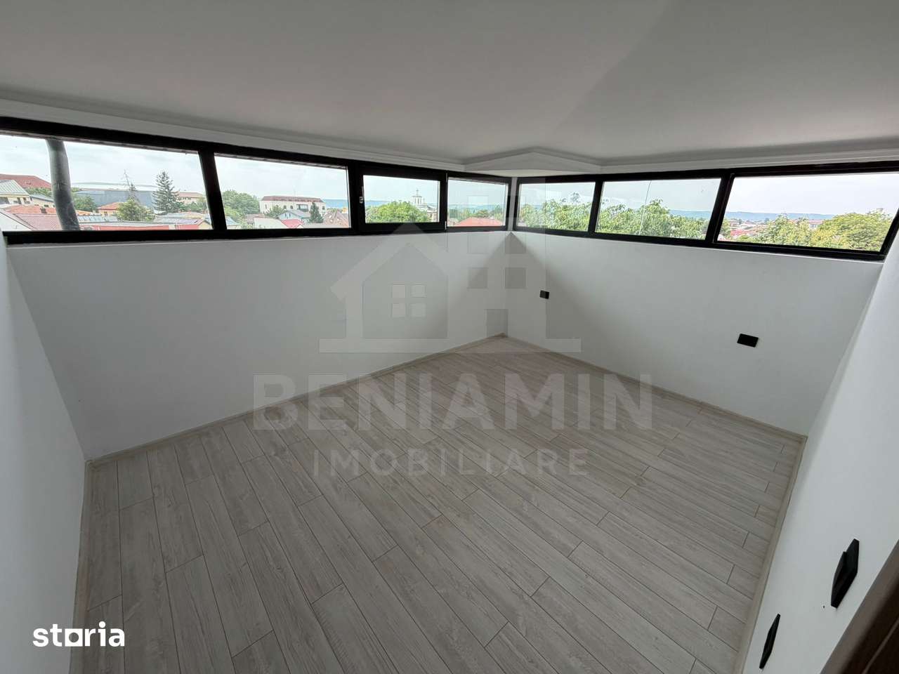Apartament tip studio-Bloc nou-Incalzire in pardoseala-etaj 3-liber — fotografia 3