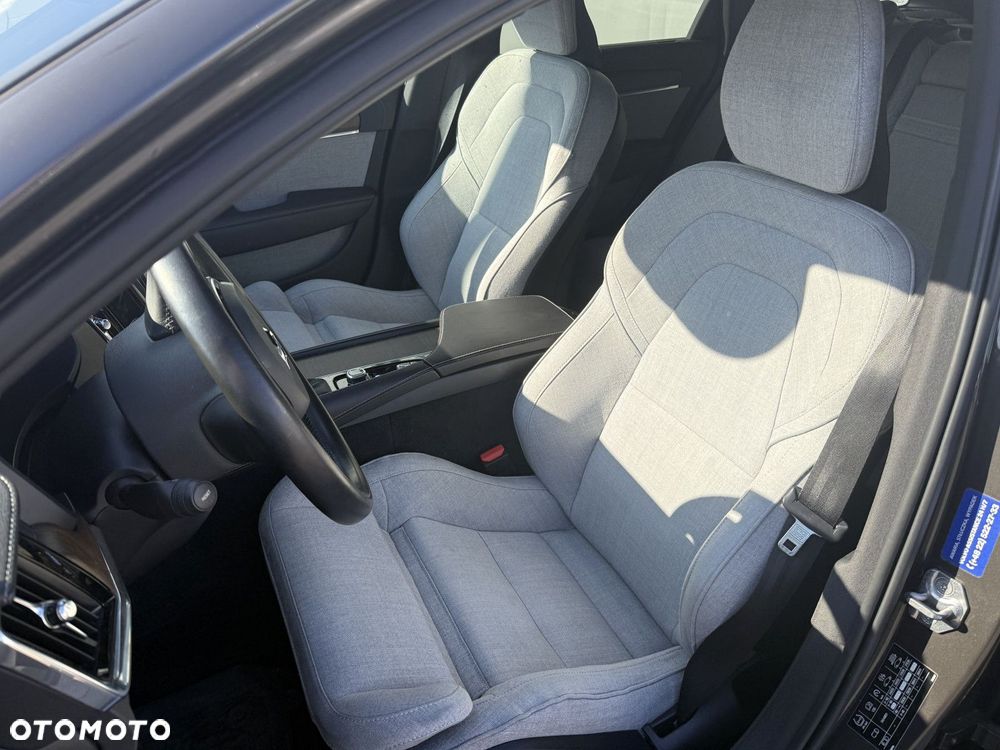 Volvo V90 Cross Country - 18