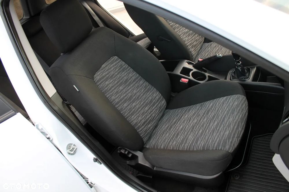 Kia Ceed - 14