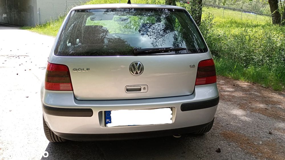 Volkswagen Golf 1.6 Comfortline - 5