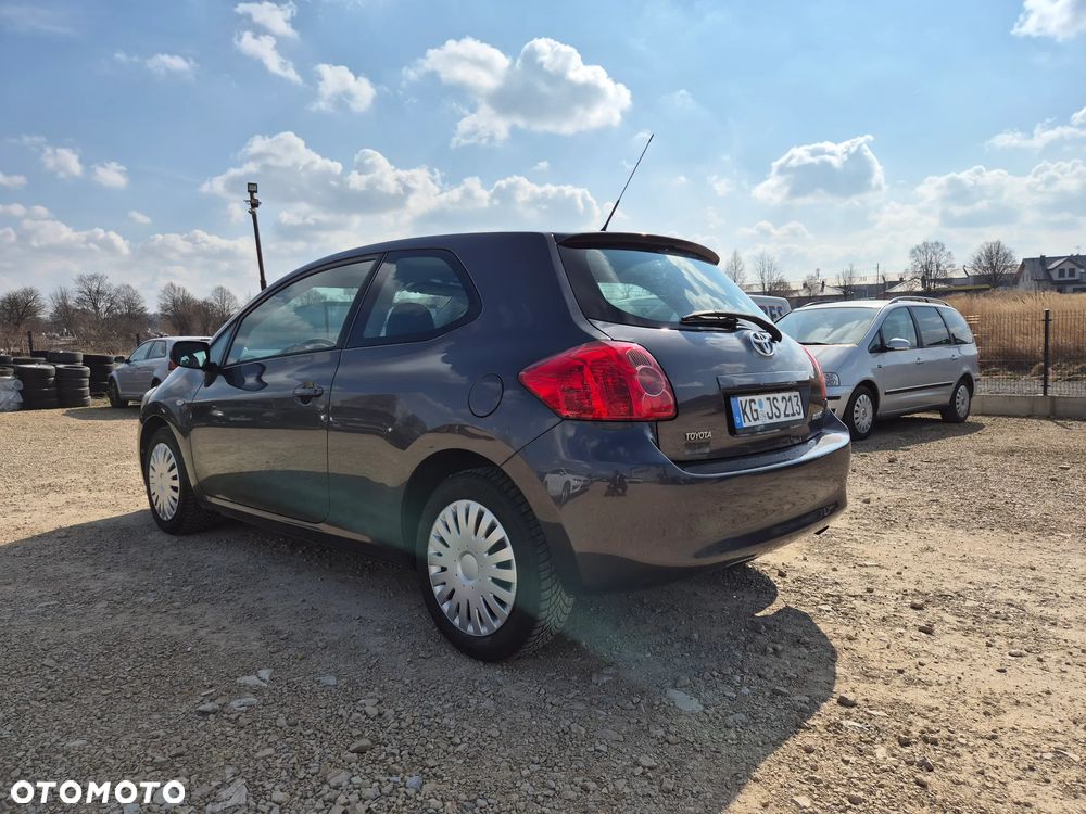 Toyota Auris 1.4 VVT-i - 4