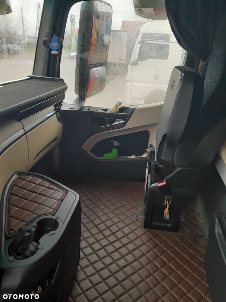 Mercedes-Benz ACTROS - 5