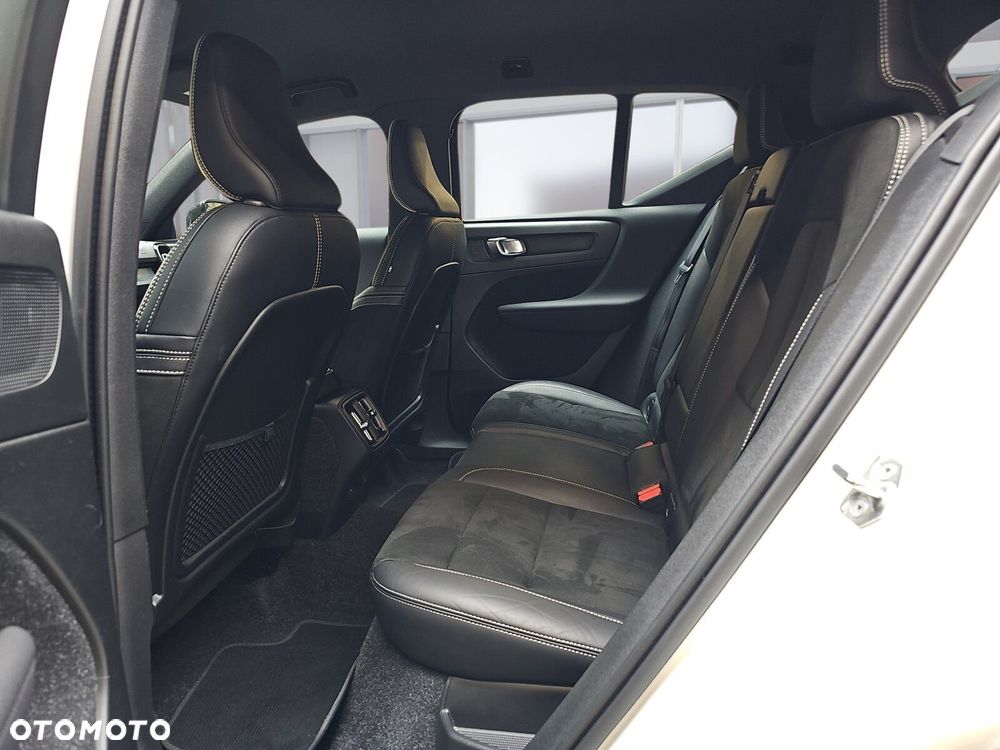 Volvo XC 40 T3 R-Design - 12